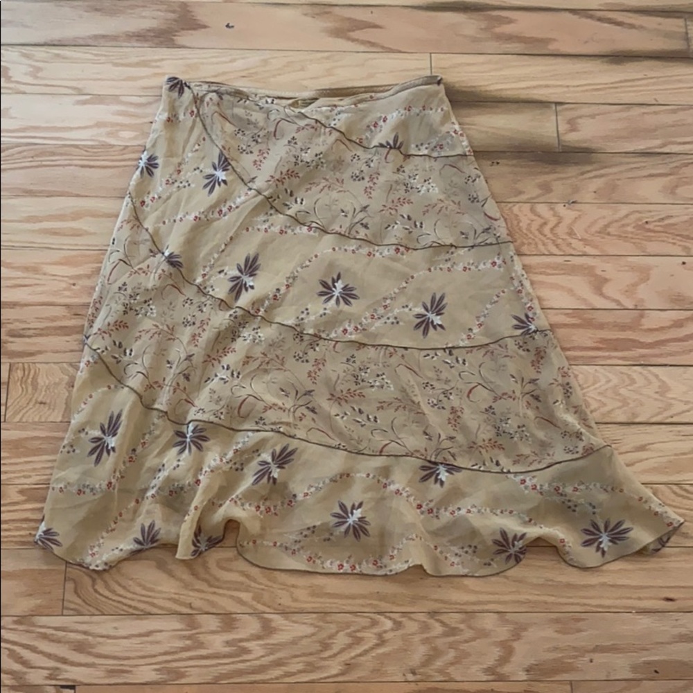 NWT max studio tan floral skirt 100% silk